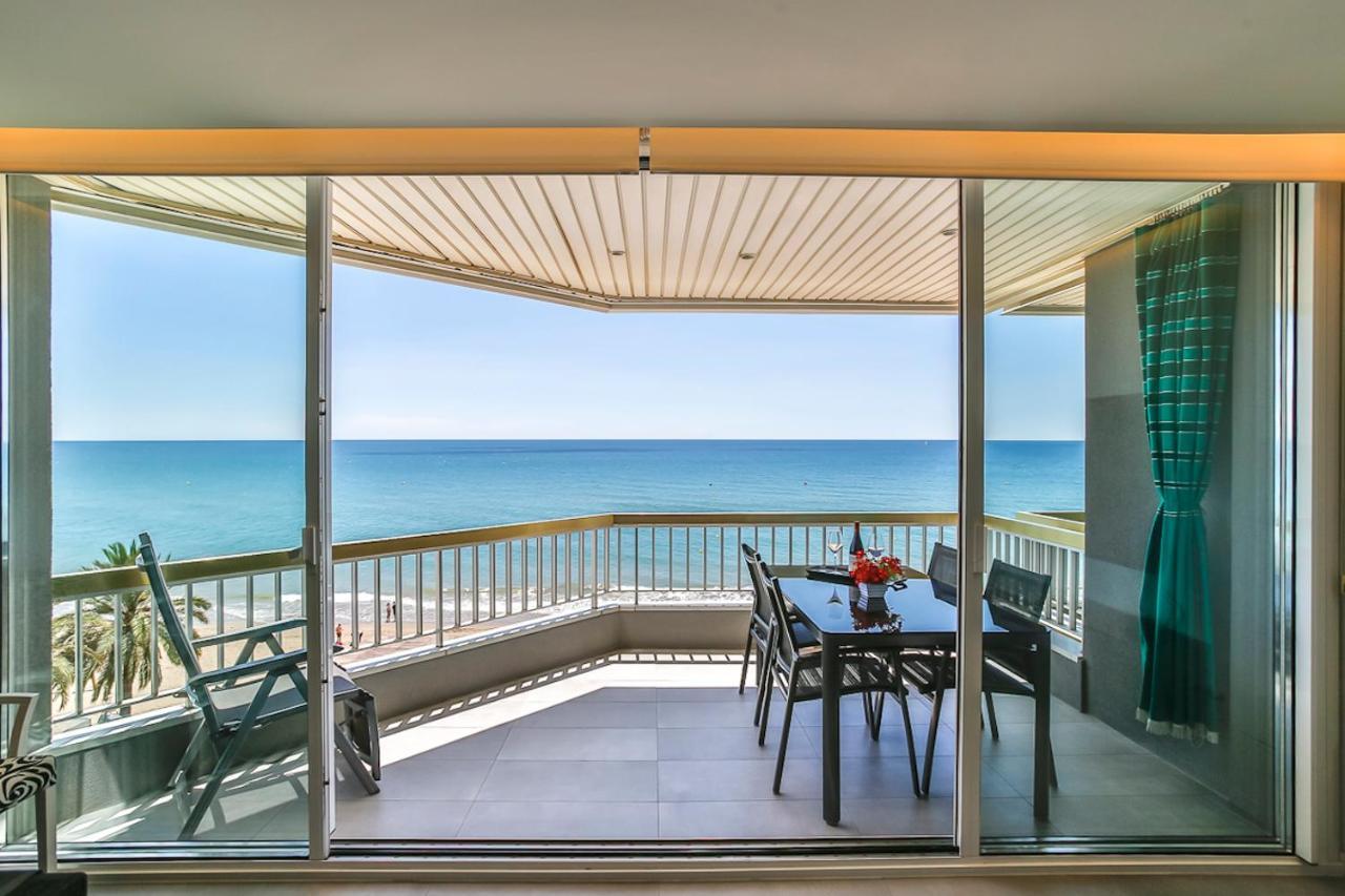 Magnifico Apartamento - Primera Linea De Mar Calafell Eksteriør billede